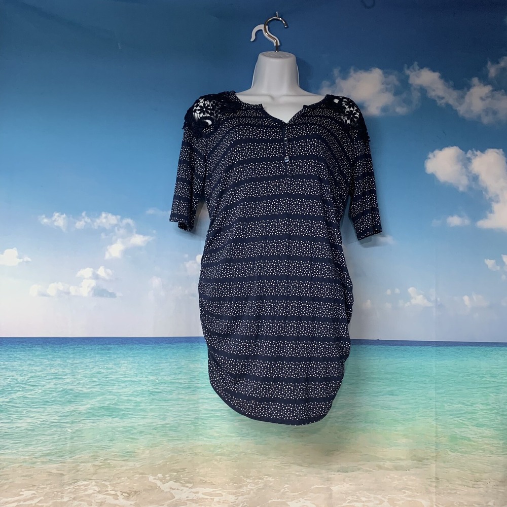 Motherhood Maternity‎ Blue And White Polka Dot Top. Size Medium